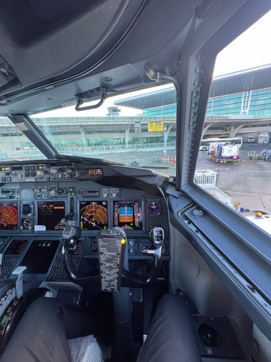 Pilot Shortage - Why NOW Is the Best Time to Become a Pilot ✈️